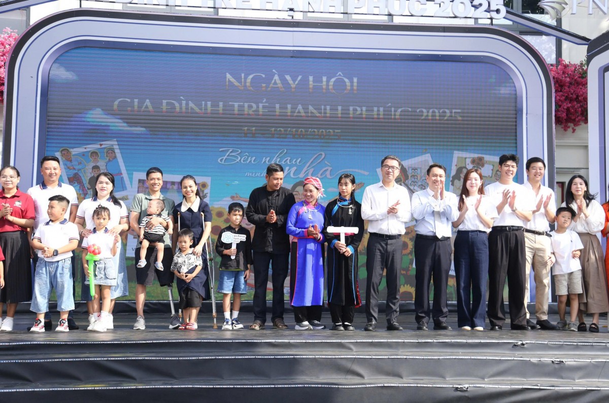 Khai mạc ngày hội 'Gia đình trẻ hạnh phúc' Khai mạc ngày hội 'Gia đình trẻ hạnh phúc'