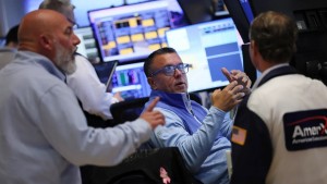 Cổ phiếu châu Âu tăng mạnh khi nhóm hàng xa xỉ dẫn đầu đà hồi phục