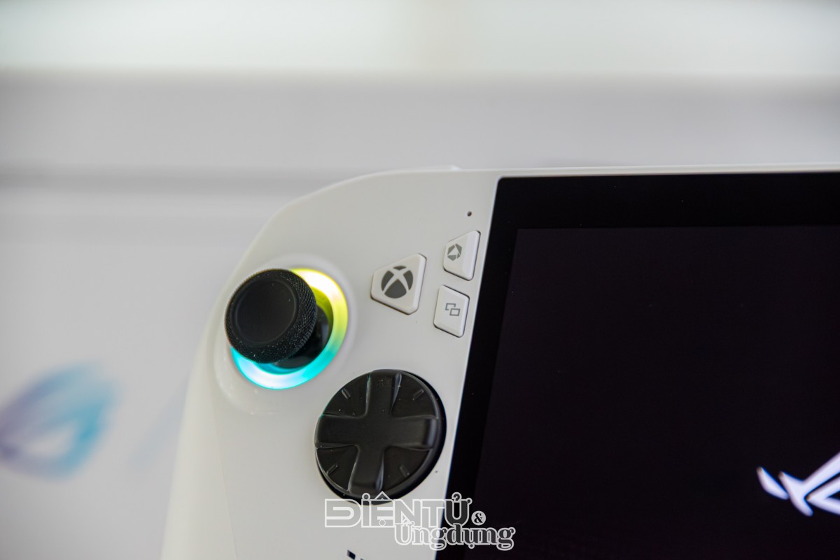 ASUS ROG Xbox Ally và ROG Xbox Ally X chính thức lên kệ