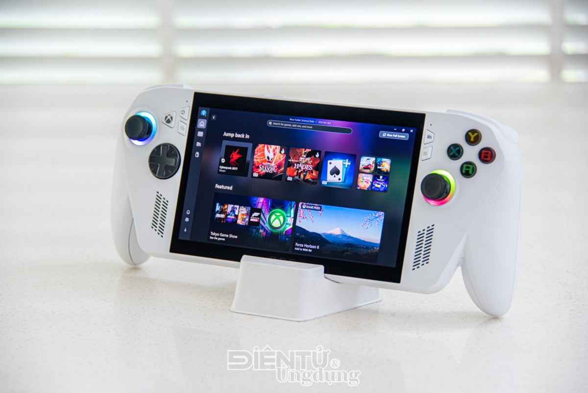 ASUS ROG Xbox Ally và ROG Xbox Ally X chính thức lên kệ