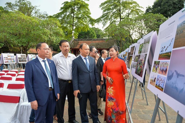 ‘Tổ quốc – 80 mùa thu Độc lập’: Triển lãm ảnh tái hiện dòng chảy lịch sử Việt Nam ‘Tổ quốc – 80 mùa thu Độc lập’: Triển lãm ảnh tái hiện dòng chảy lịch sử Việt Nam