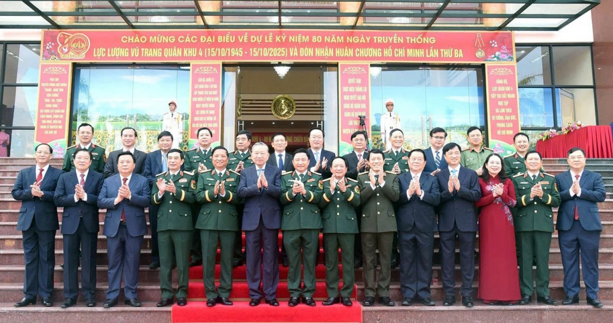 Quân khu 4 kỷ niệm 80 năm Ngày truyền thống và đón nhận Huân chương Hồ Chí Minh lần thứ 3