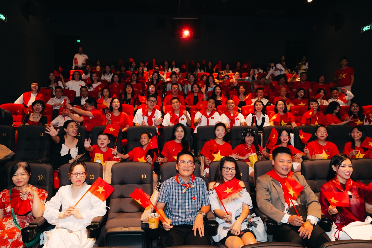 Ra mắt phim hòa nhạc “Tổ quốc trong tim: The Concert Film” Ra mắt phim hòa nhạc “Tổ quốc trong tim: The Concert Film”