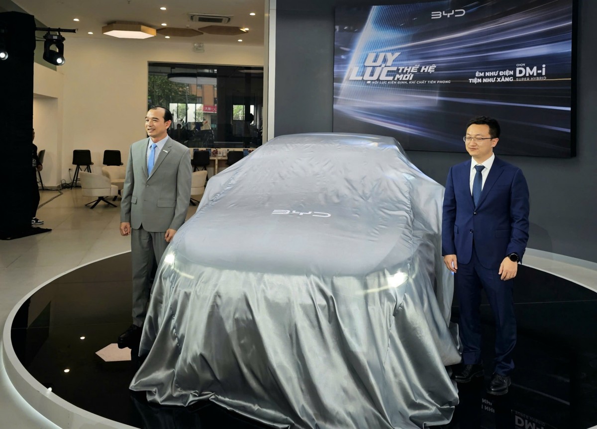 BYD SEAL 5 ra mắt Việt Nam: Sedan hạng C đầu tiên tích hợp công nghệ DM-i Super Hybrid tiên tiến BYD SEAL 5 ra mắt Việt Nam: Sedan hạng C đầu tiên tích hợp công nghệ DM-i Super Hybrid tiên tiến