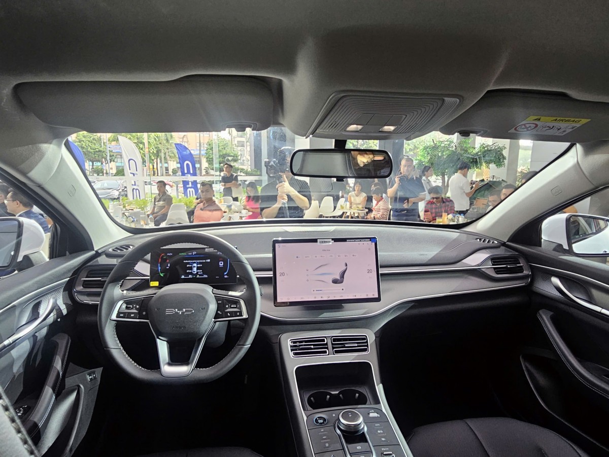 BYD SEAL 5 ra mắt Việt Nam: Sedan hạng C đầu tiên tích hợp công nghệ DM-i Super Hybrid tiên tiến BYD SEAL 5 ra mắt Việt Nam: Sedan hạng C đầu tiên tích hợp công nghệ DM-i Super Hybrid tiên tiến