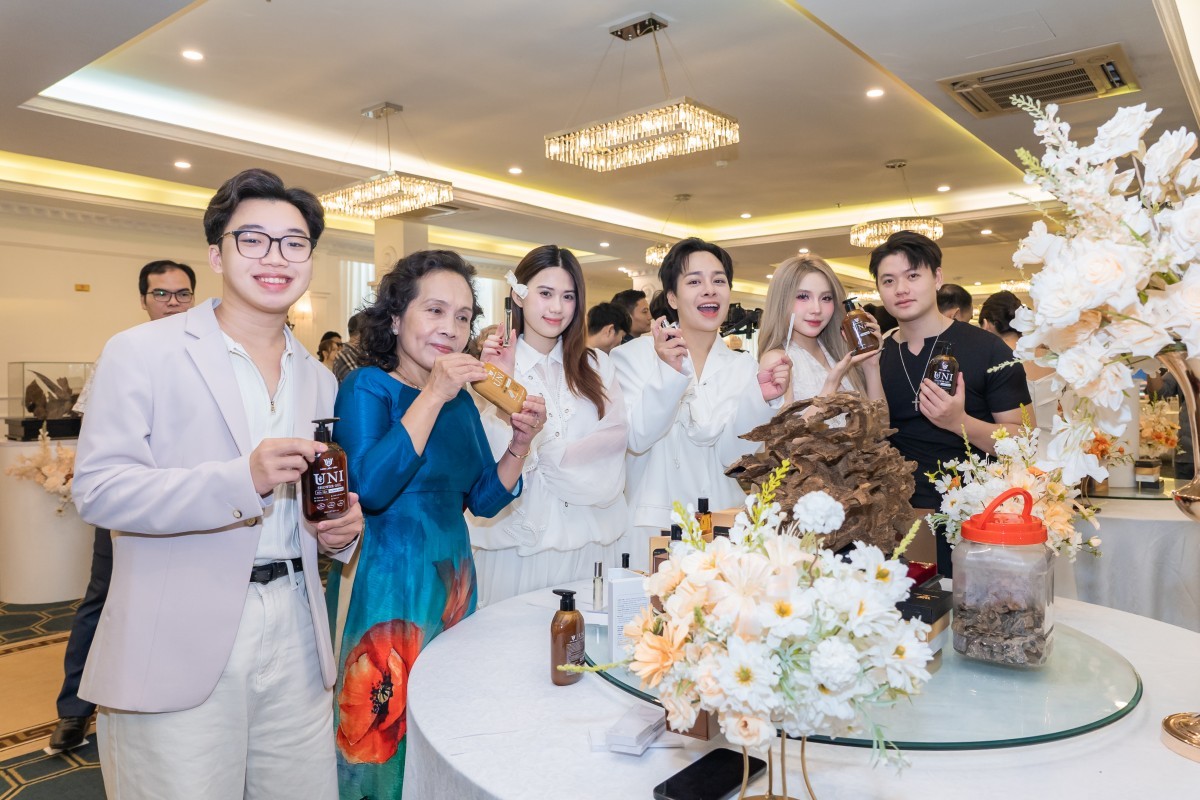 UNI - Thương hiệu nước hoa và mỹ phẩm cao cấp tôn vinh vẻ đẹp quý phái từ trầm hương Việt