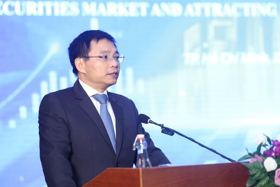 Ngành quỹ trong tiến trình phát triển thị trường chứng khoán và thu hút dòng vốn đầu tư gián tiếp vào Việt Nam