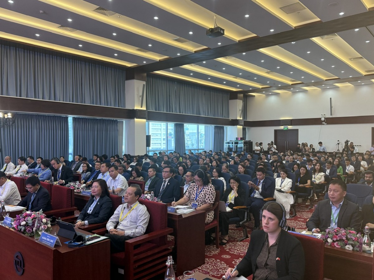 Ngành quỹ trong tiến trình phát triển thị trường chứng khoán và thu hút dòng vốn đầu tư gián tiếp vào Việt Nam