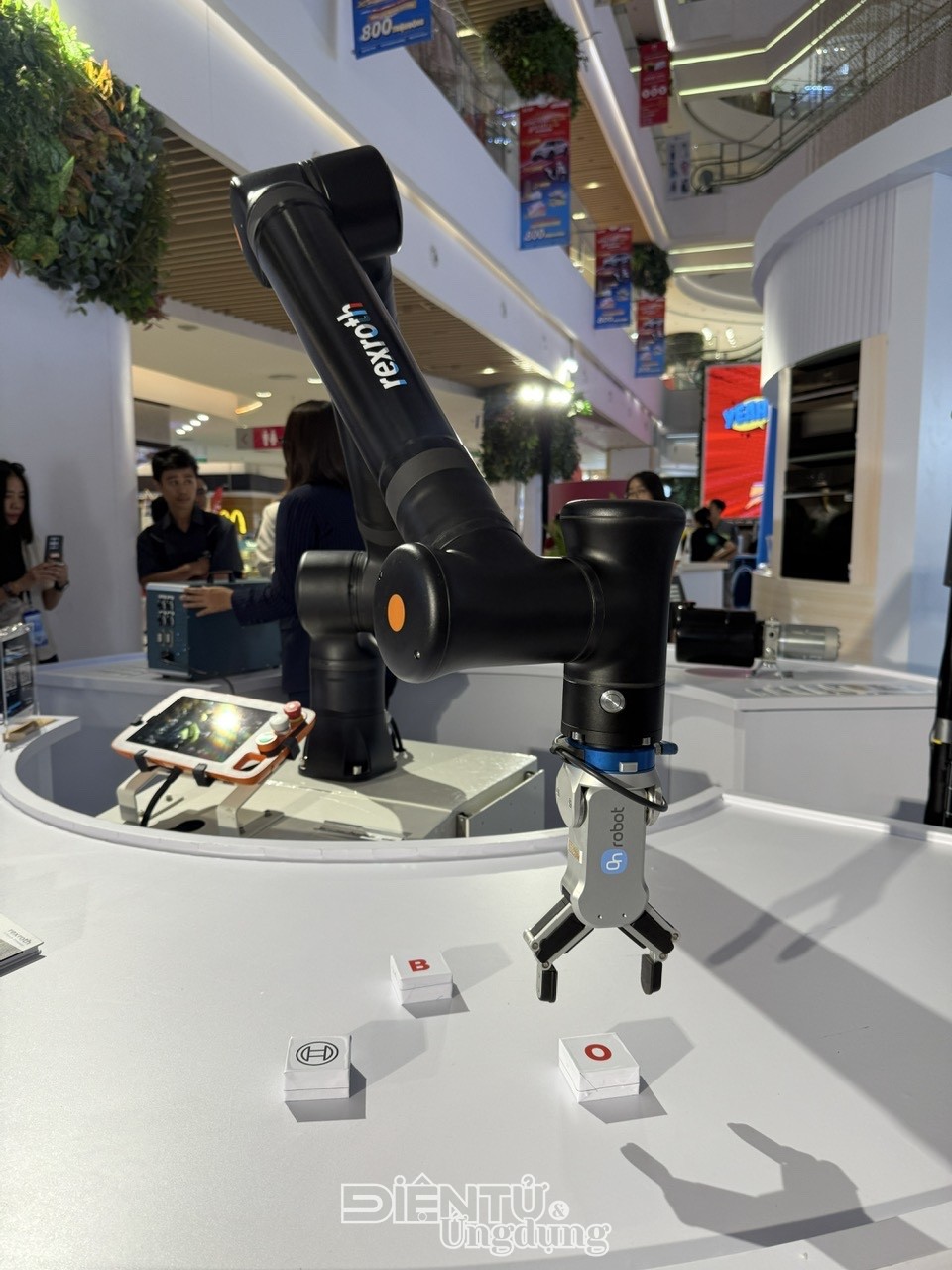 Bosch trình diễn loạt giải pháp thông minh, nâng tầm chất lượng cuộc sống Bosch trình diễn loạt giải pháp thông minh, nâng tầm chất lượng cuộc sống