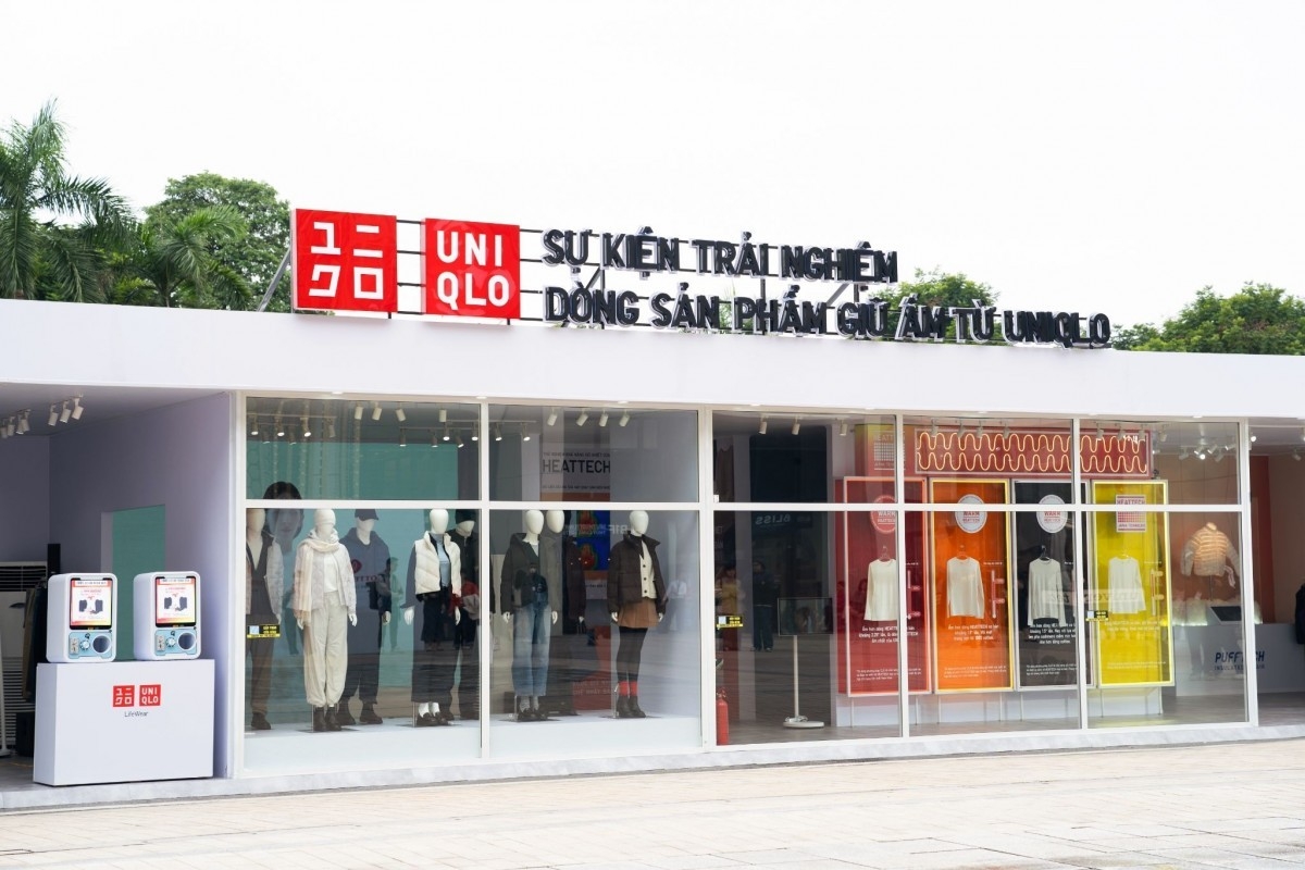 UNIQLO tổ chức sự kiện trải nghiệm ‘công nghệ giữ ấm‘ tại khu vực sảnh ngoài trời TTTM Lotte Mall West Lake Hanoi