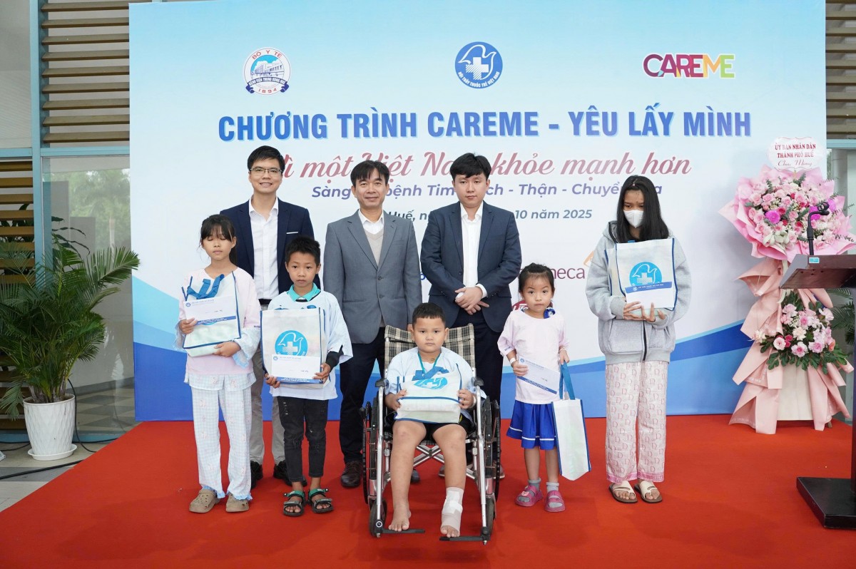 ‘CAREME – Yêu lấy mình’ khám sàng lọc Tim mạch – Thận – Chuyển hóa bằng AI cho hơn 1.000 người dân Huế ‘CAREME – Yêu lấy mình’ khám sàng lọc Tim mạch – Thận – Chuyển hóa bằng AI cho hơn 1.000 người dân Huế