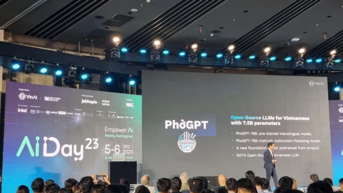 PhởGPT tại sự kiện ra mắt của VinAI. Ảnh: Newtechshop. PhởGPT tại sự kiện ra mắt của VinAI. Ảnh: Newtechshop.
