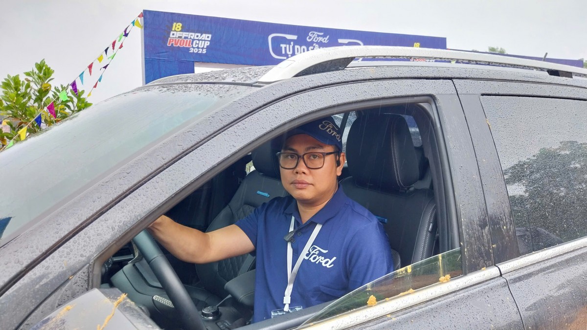 Trải nghiệm off-road đỉnh cao với Ford Everest Platinum tại PVOIL VOC 2025. Trải nghiệm off-road đỉnh cao với Ford Everest Platinum tại PVOIL VOC 2025.