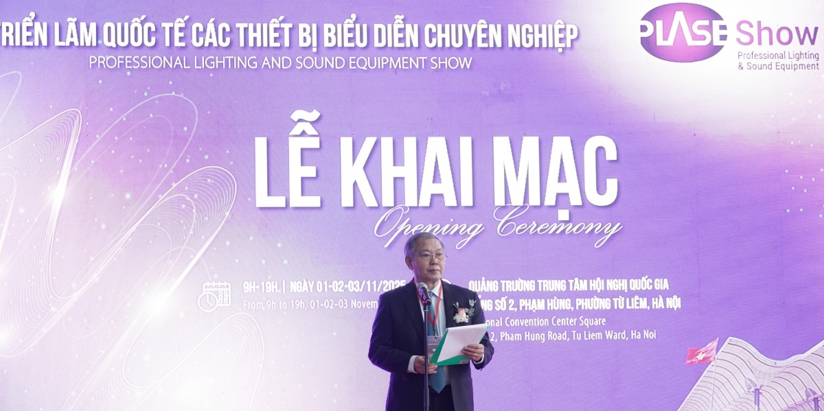 Ông Trần Đức Lai, Chủ tịch Hội Vô tuyến Điện tử Việt Nam, phát biểu khai mạc