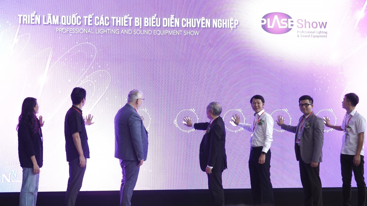 PLASE SHOW HÀ NỘI 2025 quy tụ thiết bị, giải pháp âm thanh, ánh sáng đột phá