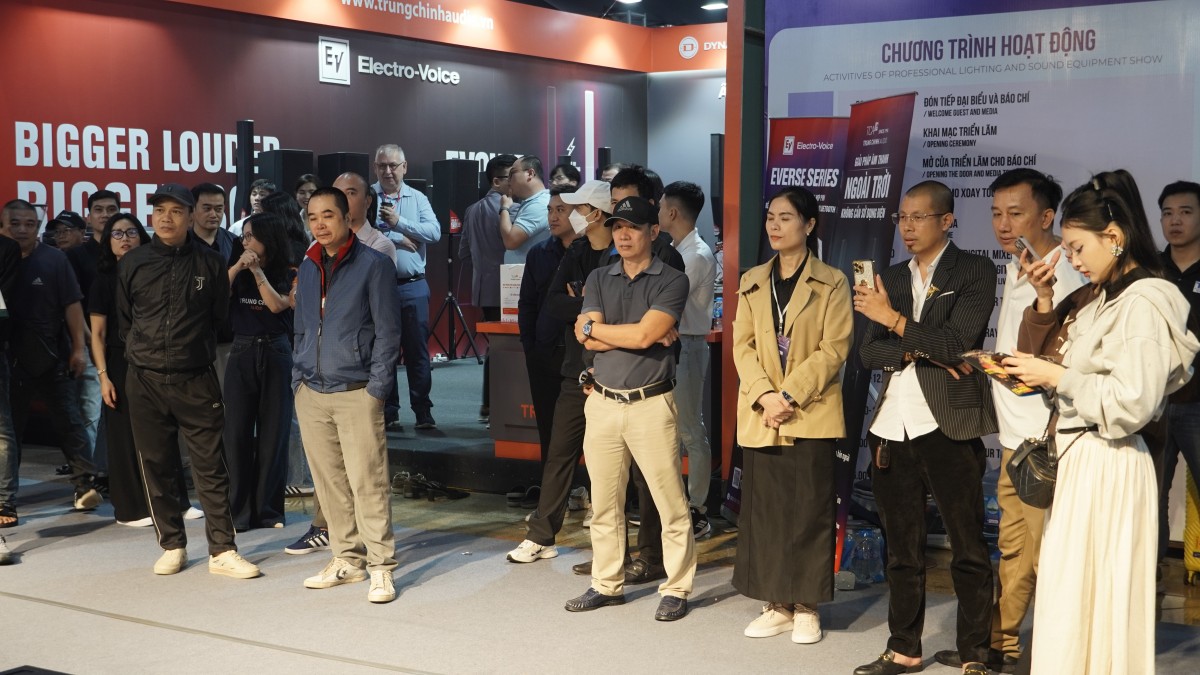 PLASE SHOW HÀ NỘI 2025 quy tụ thiết bị, giải pháp âm thanh, ánh sáng đột phá