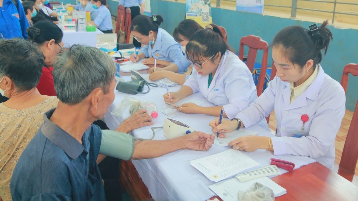 Đồng Nai: Tổ chức khám sàng lọc tim mạch - thận - chuyển hóa cho hơn 1.000 người dân xã Phú Riềng