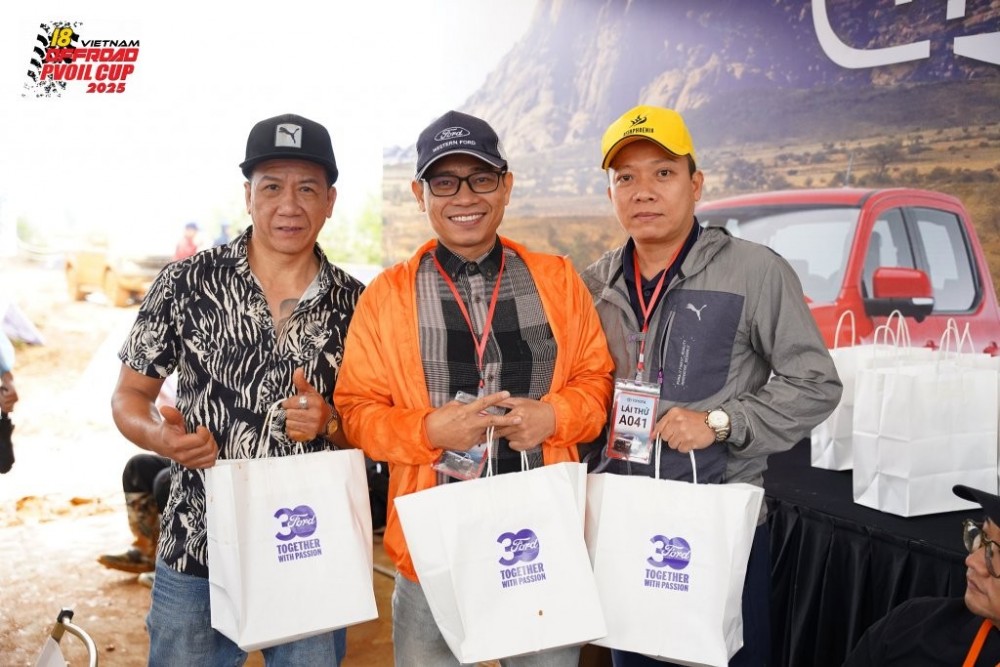 Người hâm mộ trải nghiệm xe thông qua hoạt động của PVOIL VOC 2025. Nguồn: Otofun