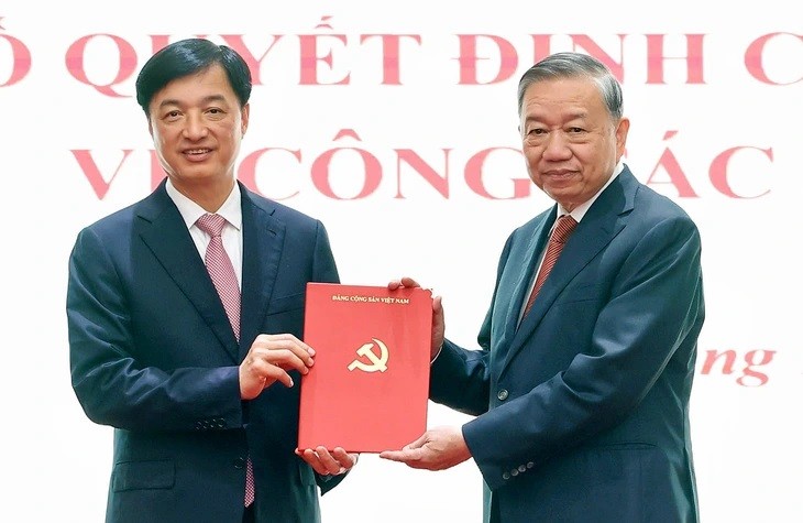 Tân bí thư Thành ủy Hà Nội là ai Tân bí thư Thành ủy Hà Nội là ai