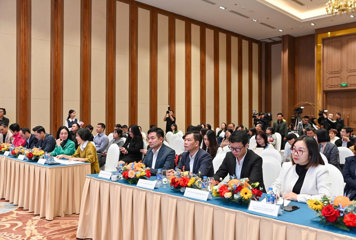 Online Friday 2025 khởi động từ 13/11 với chủ đề 'An toàn - An tâm - An vui' Online Friday 2025 khởi động từ 13/11 với chủ đề 'An toàn - An tâm - An vui'