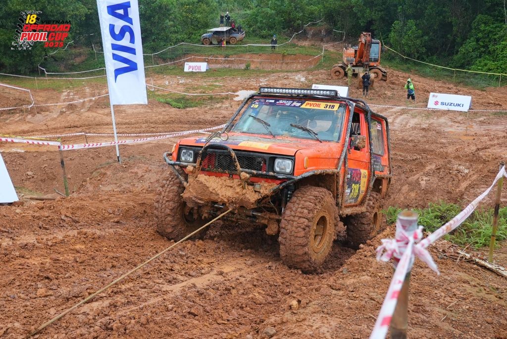 Phan Ngọc Mỹ lập kỷ lục vô địch PVOIL VOC bốn lần, cùng đội 318 tạo kỳ tích chưa từng có Phan Ngọc Mỹ lập kỷ lục vô địch PVOIL VOC bốn lần, cùng đội 318 tạo kỳ tích chưa từng có