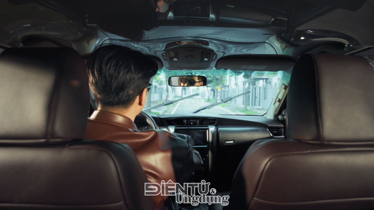 Cùng ‘soi’ tổ ấm của Huy Trần