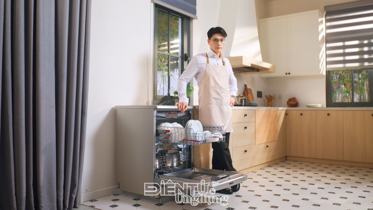 Cùng ‘soi’ tổ ấm của Huy Trần