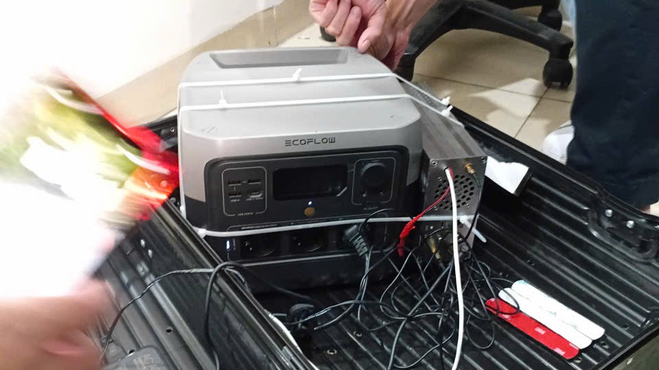 Bắt đối tượng giấu thiết bị BTS giả mạo trong vali phát tán tin nhắn lừa đảo