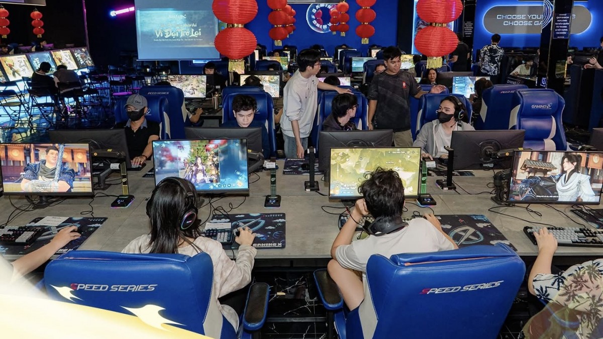 Không khí náo nhiệt tại sự kiện ra mắt game tại các phòng máy. Ảnh: Nghịch Thuỷ Hàn Không khí náo nhiệt tại sự kiện ra mắt game tại các phòng máy. Ảnh: Nghịch Thuỷ Hàn