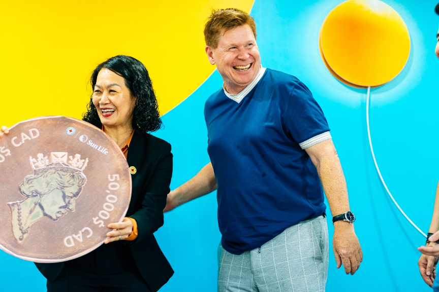 Sun Life đóng góp hơn 2,2 tỷ đồng cùng Hội chữ thập đỏ Việt Nam cứu trợ sau bão Sun Life đóng góp hơn 2,2 tỷ đồng cùng Hội chữ thập đỏ Việt Nam cứu trợ sau bão