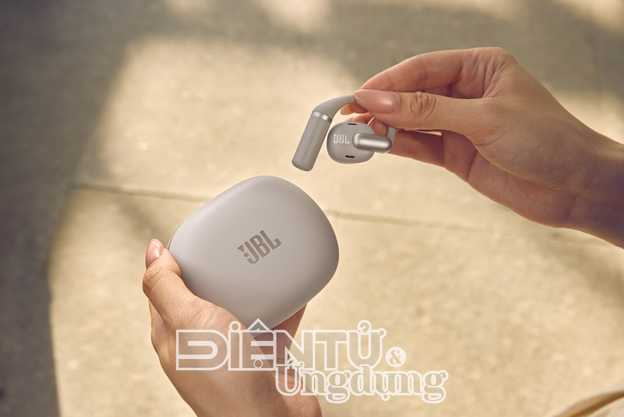 JBL ra mắt loạt tai nghe mới trẻ trung và năng động JBL ra mắt loạt tai nghe mới trẻ trung và năng động