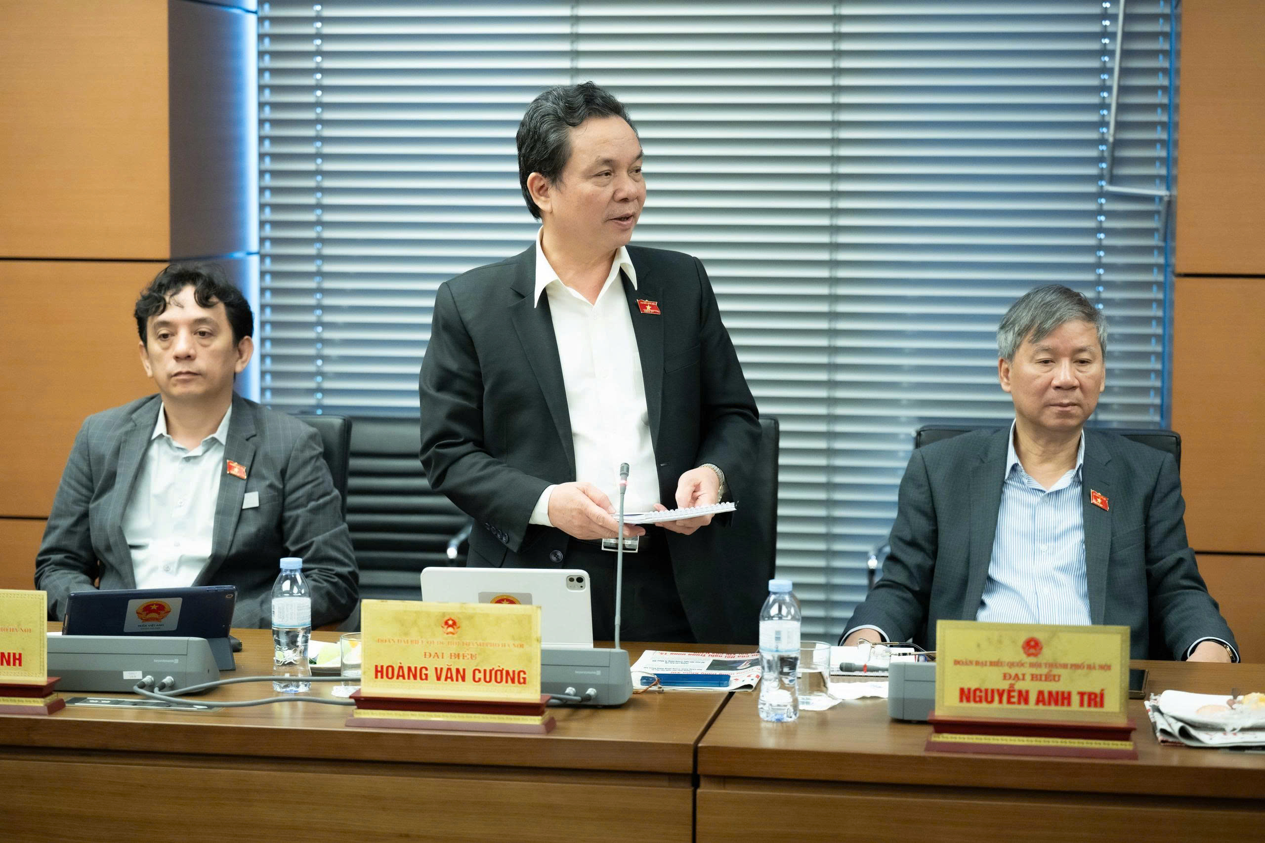 Đại biểu Quốc hội thảo luận tại tổ về các dự án luật liên quan đến công tác quy hoạch- Ảnh 2. Đại biểu Quốc hội thảo luận tại tổ về các dự án luật liên quan đến công tác quy hoạch- Ảnh 2.