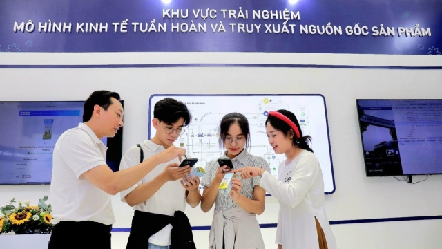 Blockchain giúp nông sản Việt minh bạch từ đồng ruộng đến bàn ăn