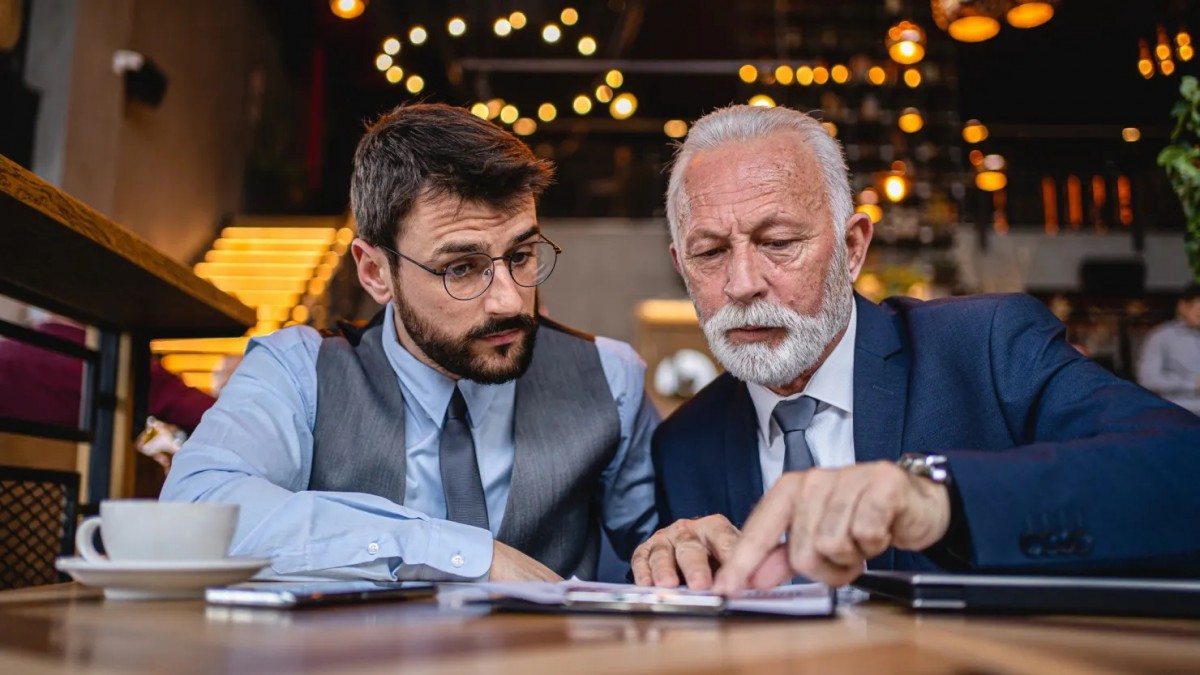 Sự thật đằng sau cơn sốt “Văn phòng gia đình”: Khi cái tôi lớn hơn tiền bạc