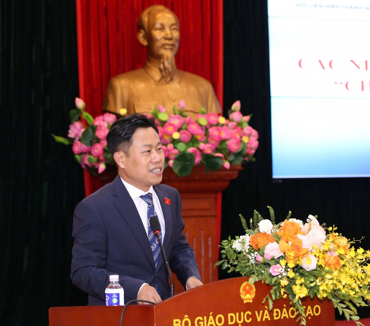 Bộ GD&ĐT gặp mặt 80 gương giáo viên chương trình 'Chia sẻ cùng thầy cô' năm 2025