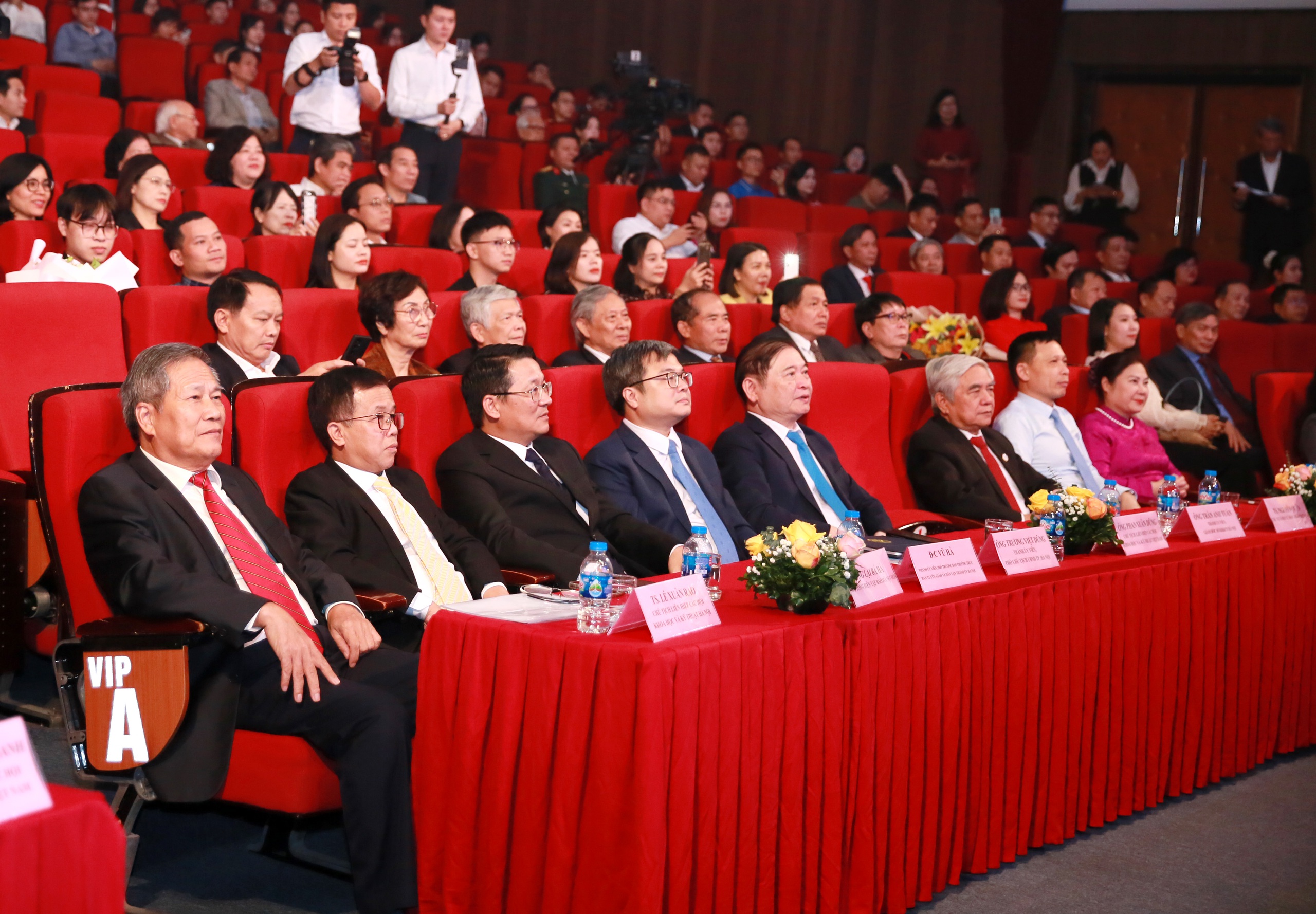 52 đề tài đạt giải tại Hội thi Sáng tạo Kỹ thuật thành phố Hà Nội lần thứ II- Ảnh 1. 52 đề tài đạt giải tại Hội thi Sáng tạo Kỹ thuật thành phố Hà Nội lần thứ II- Ảnh 1.