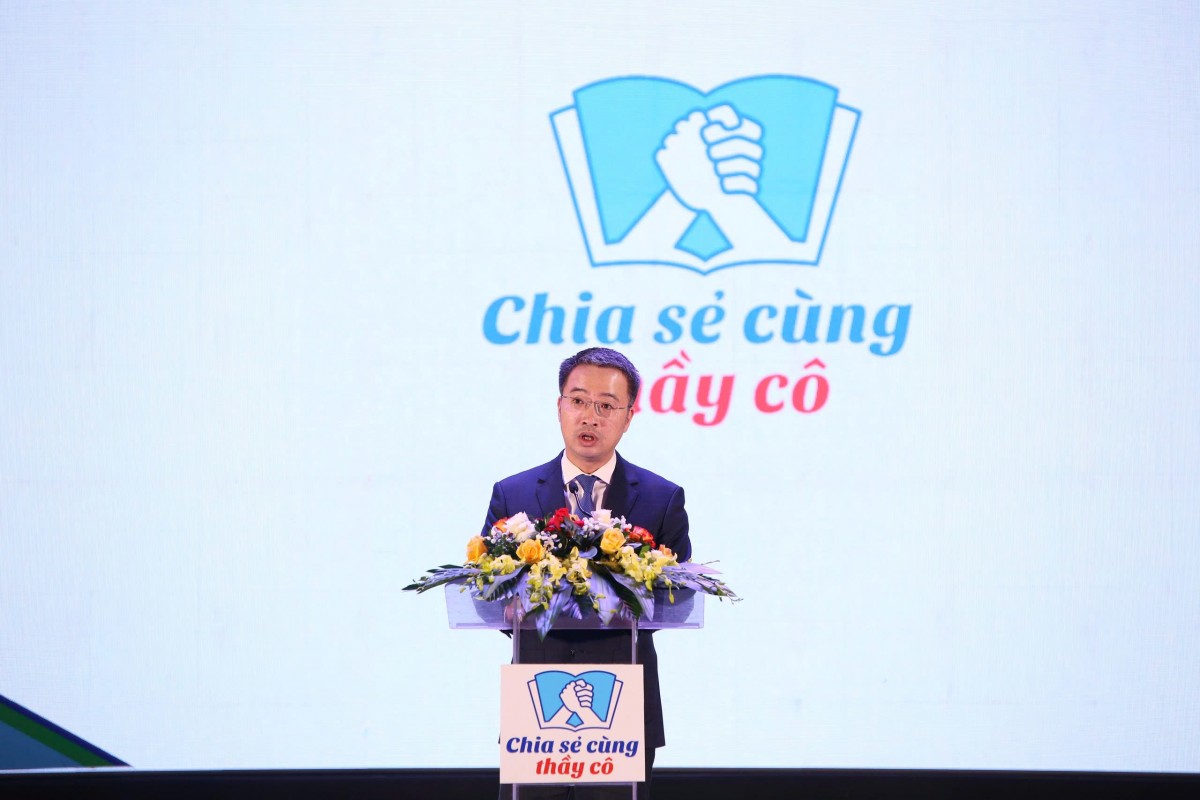 ‘Chia sẻ cùng thầy cô 2025’: Tuyên dương 80 thầy cô giáo tiêu biểu ‘Chia sẻ cùng thầy cô 2025’: Tuyên dương 80 thầy cô giáo tiêu biểu