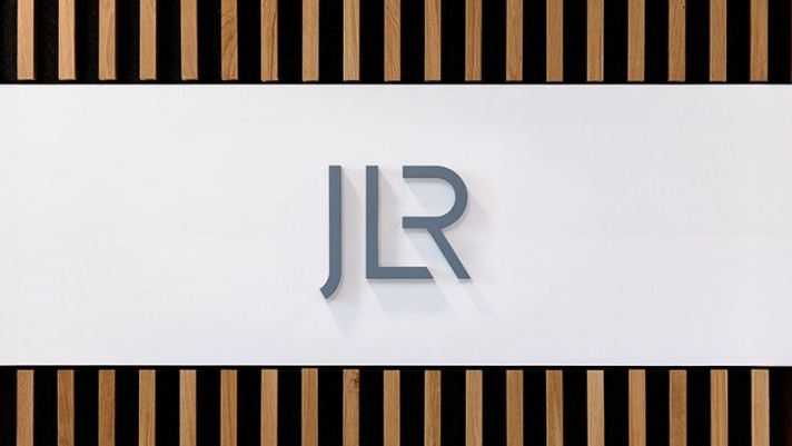 Jaguar Land Rover chịu thiệt hại 