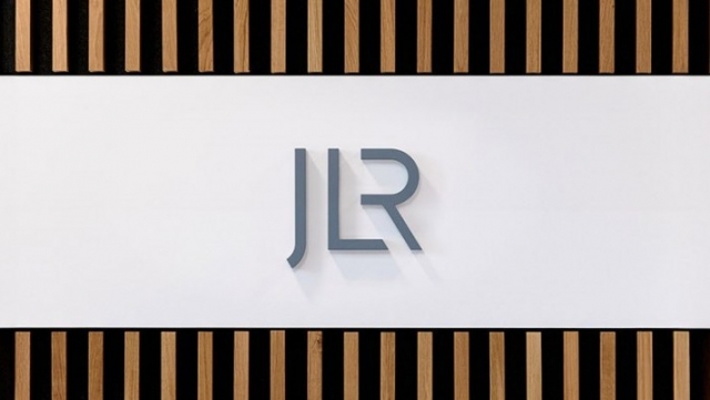 Jaguar Land Rover chịu thiệt hại 