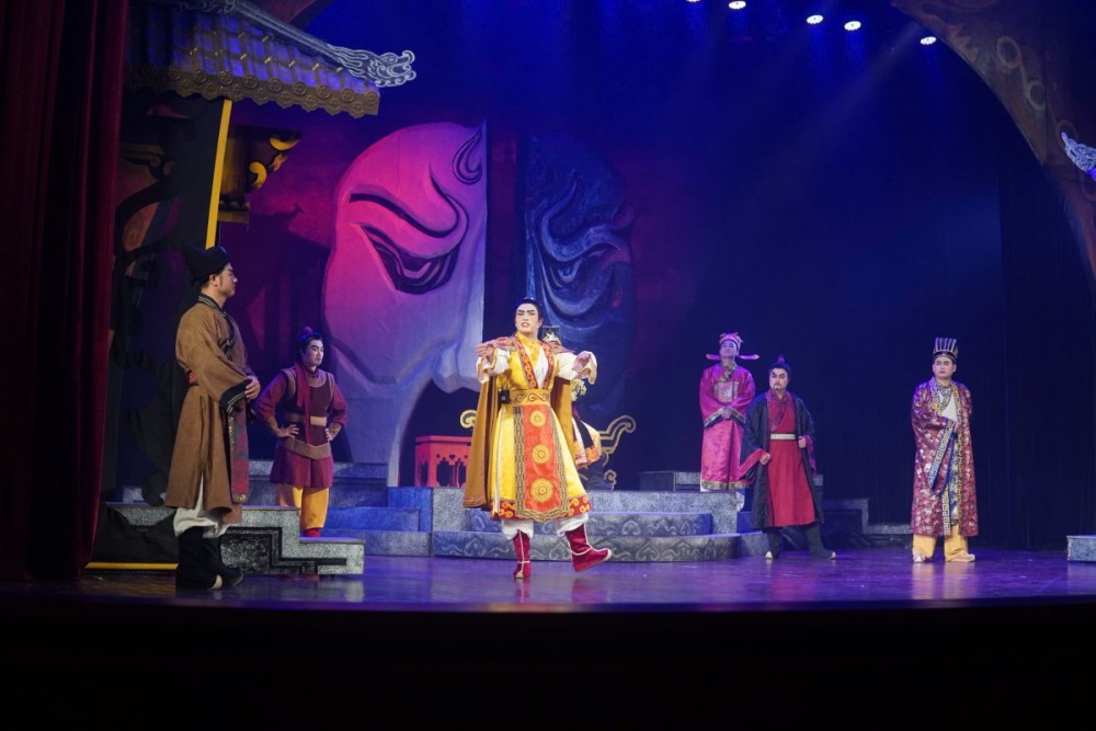 Vở diễn Lửa cháy Phiên Ngung. Nguồn: Vân Tuồng Vở diễn Lửa cháy Phiên Ngung. Nguồn: Vân Tuồng