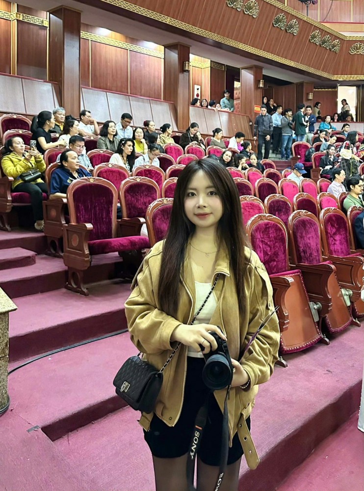 Bạn Nguyễn Lan Anh sinh viên năm cuối trường Khoa học Liên Ngành và Nghệ Thuật Bạn Nguyễn Lan Anh sinh viên năm cuối trường Khoa học Liên Ngành và Nghệ Thuật