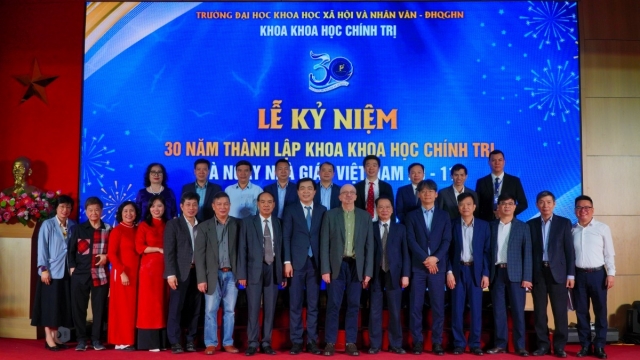Khoa Khoa học Chính trị - Trường Đại học KHXH&NV Hà Nội kỷ niệm 30 năm thành lập