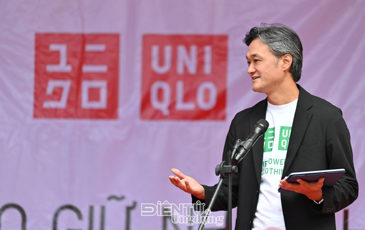 UNIQLO trao tặng 10.000 trang phục giữ nhiệt cho người dân các tỉnh miền núi