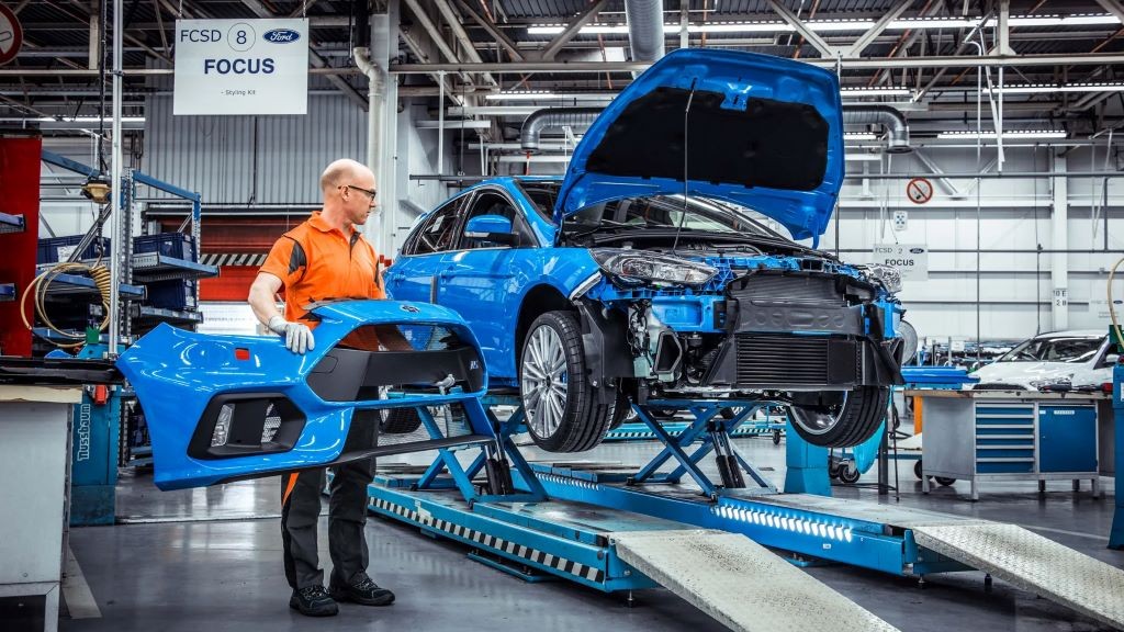 Ford Focus chính thức bị khai tử sau 27 năm: Tạm biệt huyền thoại hatchback