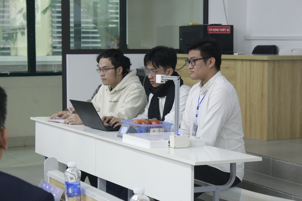 Nhóm Pixel to peel - Học viện Công nghệ Bưu chính Viễn thông (PTIT) với đề tài “Nghiên cứu và phát triển hệ thống cân tích hợp mô hình học sâu hỗ trợ thanh toán nhanh” Nhóm Pixel to peel - Học viện Công nghệ Bưu chính Viễn thông (PTIT) với đề tài “Nghiên cứu và phát triển hệ thống cân tích hợp mô hình học sâu hỗ trợ thanh toán nhanh”