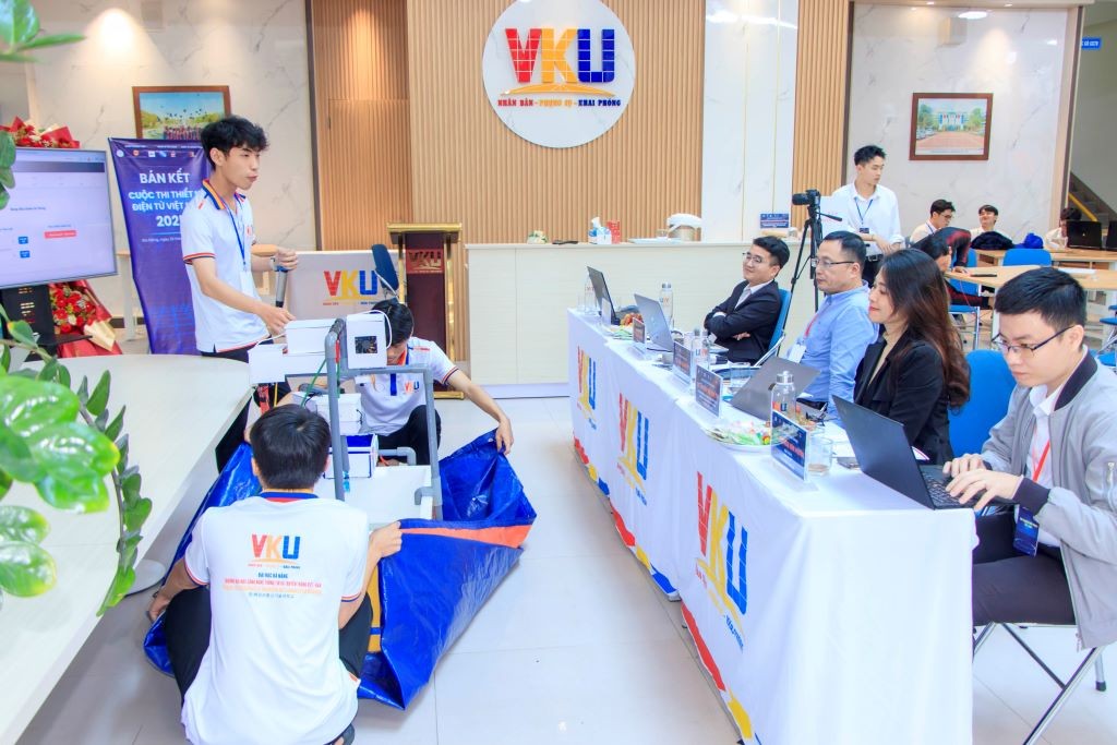 Vòng bán kết cuộc thi thiết kế điện tử Việt Nam 2025 chính thức khởi tranh