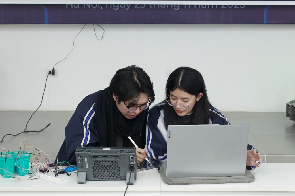 Vòng bán kết cuộc thi thiết kế điện tử Việt Nam 2025 chính thức khởi tranh