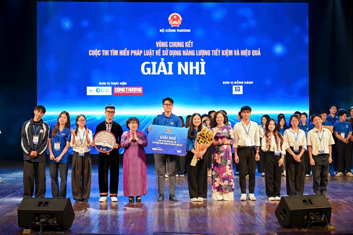 5 đội tranh tài tại Chung kết cuộc thi pháp luật về sử dụng năng lượng tiết kiệm và hiệu quả