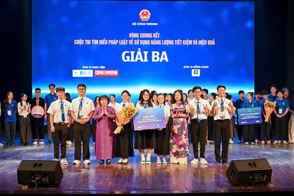 5 đội tranh tài tại Chung kết cuộc thi pháp luật về sử dụng năng lượng tiết kiệm và hiệu quả