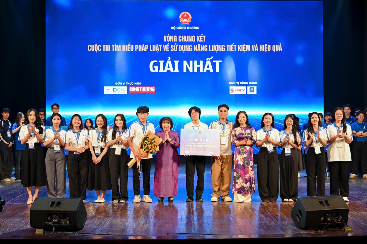 5 đội tranh tài tại Chung kết cuộc thi pháp luật về sử dụng năng lượng tiết kiệm và hiệu quả